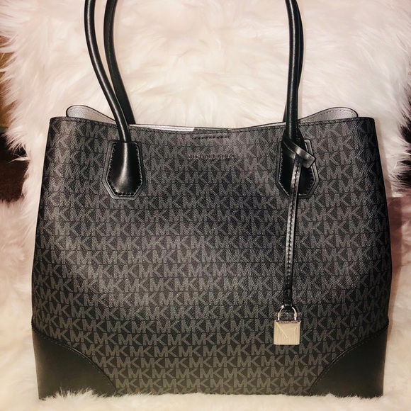 Michael Kors Handbags - MK Bag